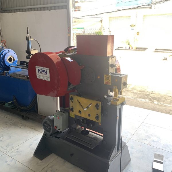 Máy cắt đột liên hợp QA32-8B