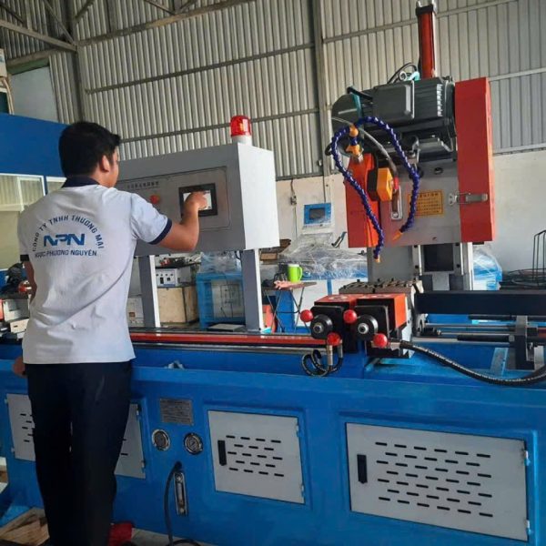 Máy cắt tự động xoay góc JN-425 CNC