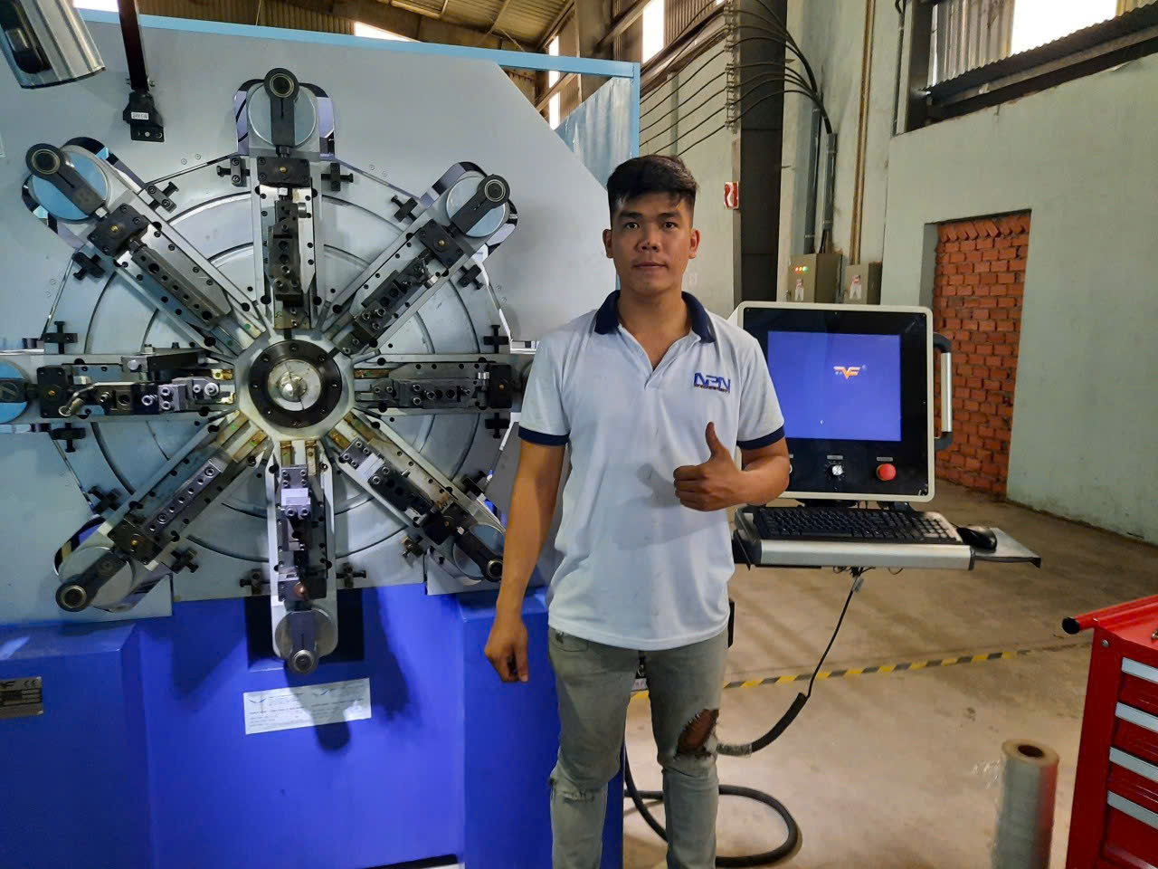 Máy uốn lò xò BendTech-XD CNC Máy uốn lò xò BendTech-XD CNC