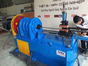 máy côn ống tự động