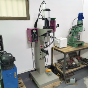 Máy Tán Đinh Khí Nén bán tự động ( 1 mâm cấp phôi )