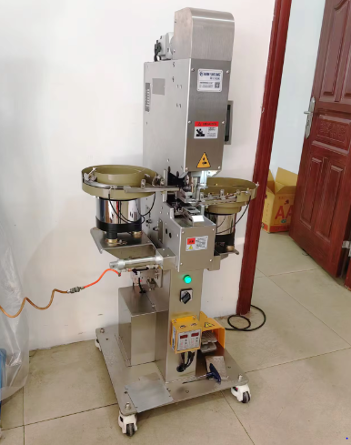 Máy tán đinh khí nén hai đầu