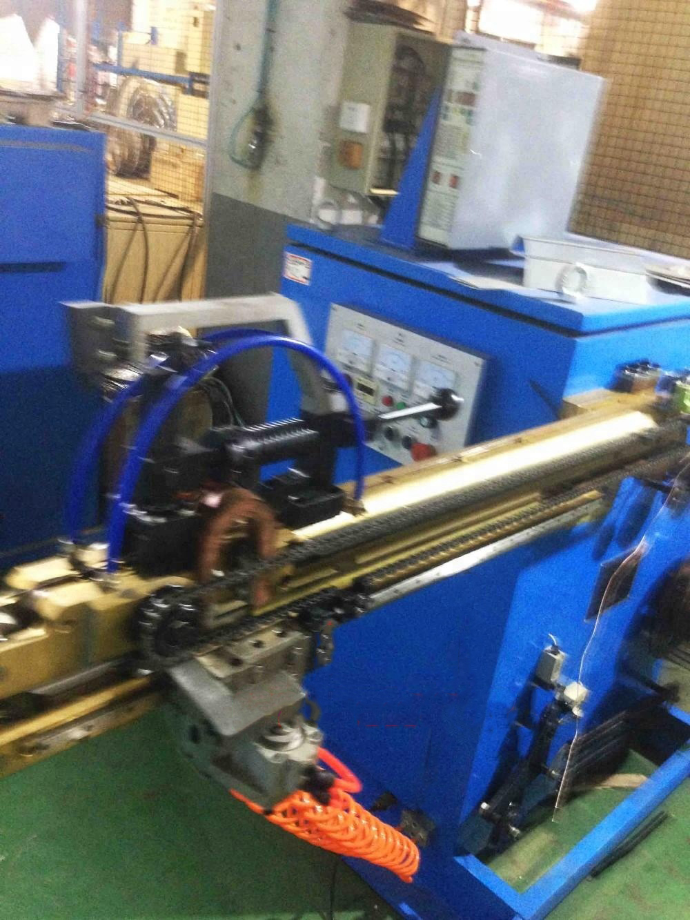 Máy làm khuỷu tay cho ống gió tròn xoắn ốc FN-1500