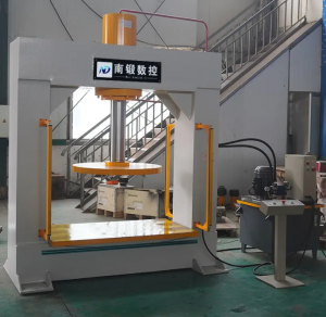 Máy ép thủy lực lốp đặc 100T/120T/150T/200 TẤN