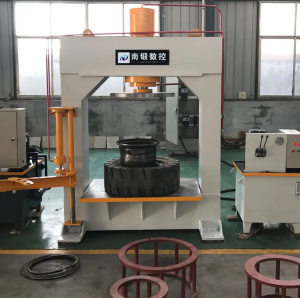 Máy ép thủy lực lốp đặc 100T/120T/150T/200 TẤN