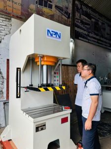 Máy ép thủy lực khung C loại 100 tấn