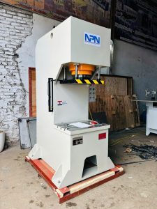 Máy ép thủy lực khung C