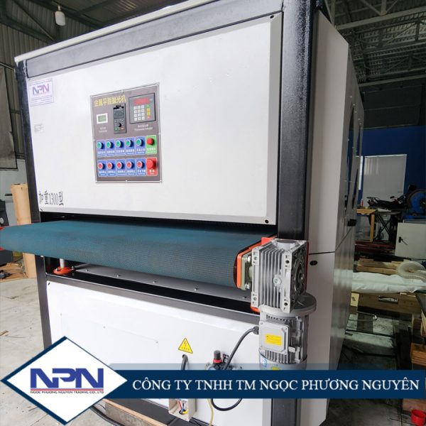 Máy mài bavia tấm 3 trạm 2 đai nhám 1 bánh nhám