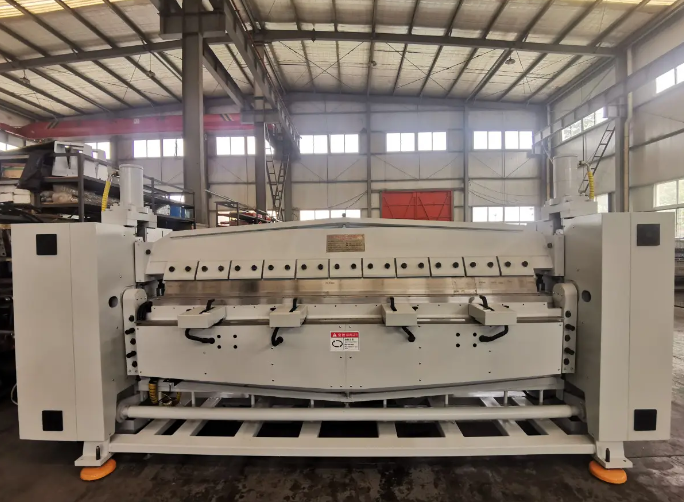 Máy gấp CNC TRUNG TÂM Máy gấp CNC TRUNG TÂM