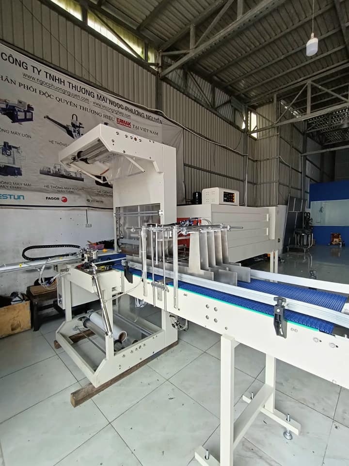 Máy bọc màng co